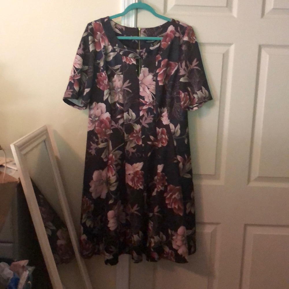 Floral pleated dress
